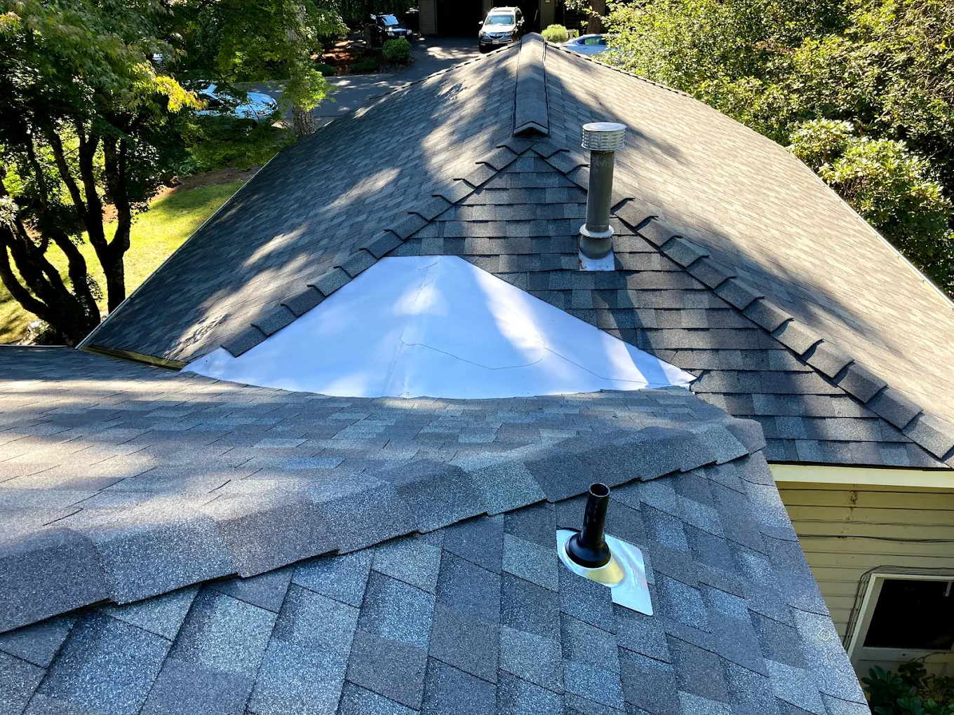 Roof Repair Contractors Serving Kirkland, Bellevue, Redmond & the Eastside